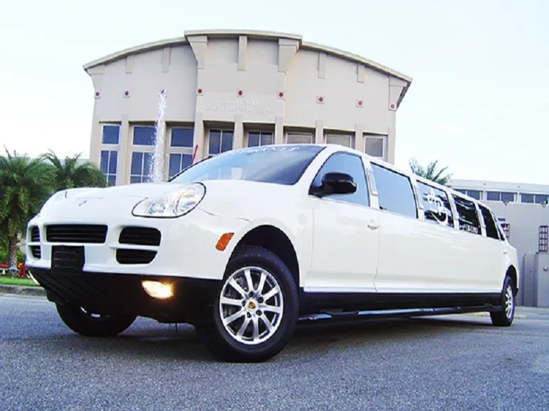 Prom Porsche Cayenne Limos