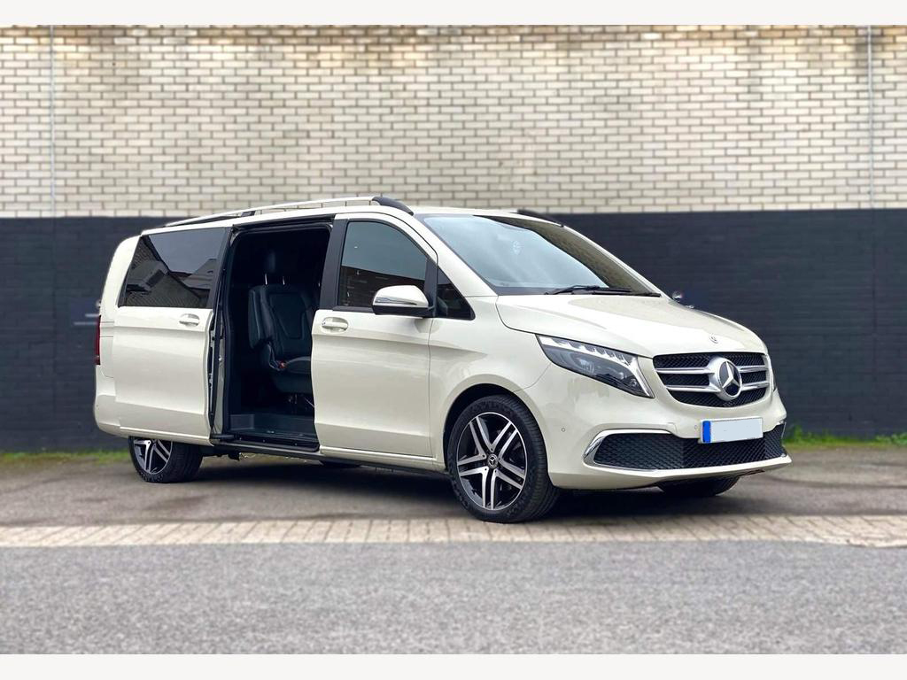 Mercedes Benz V Class (opened Door)